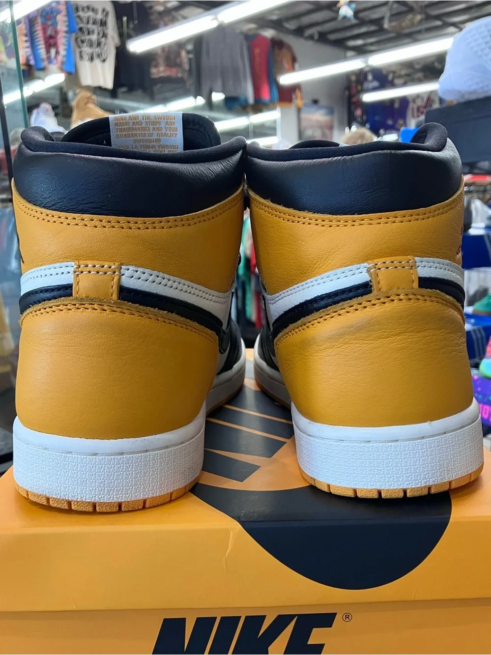 Air Jordan 1 Retro High Taxi Size 9